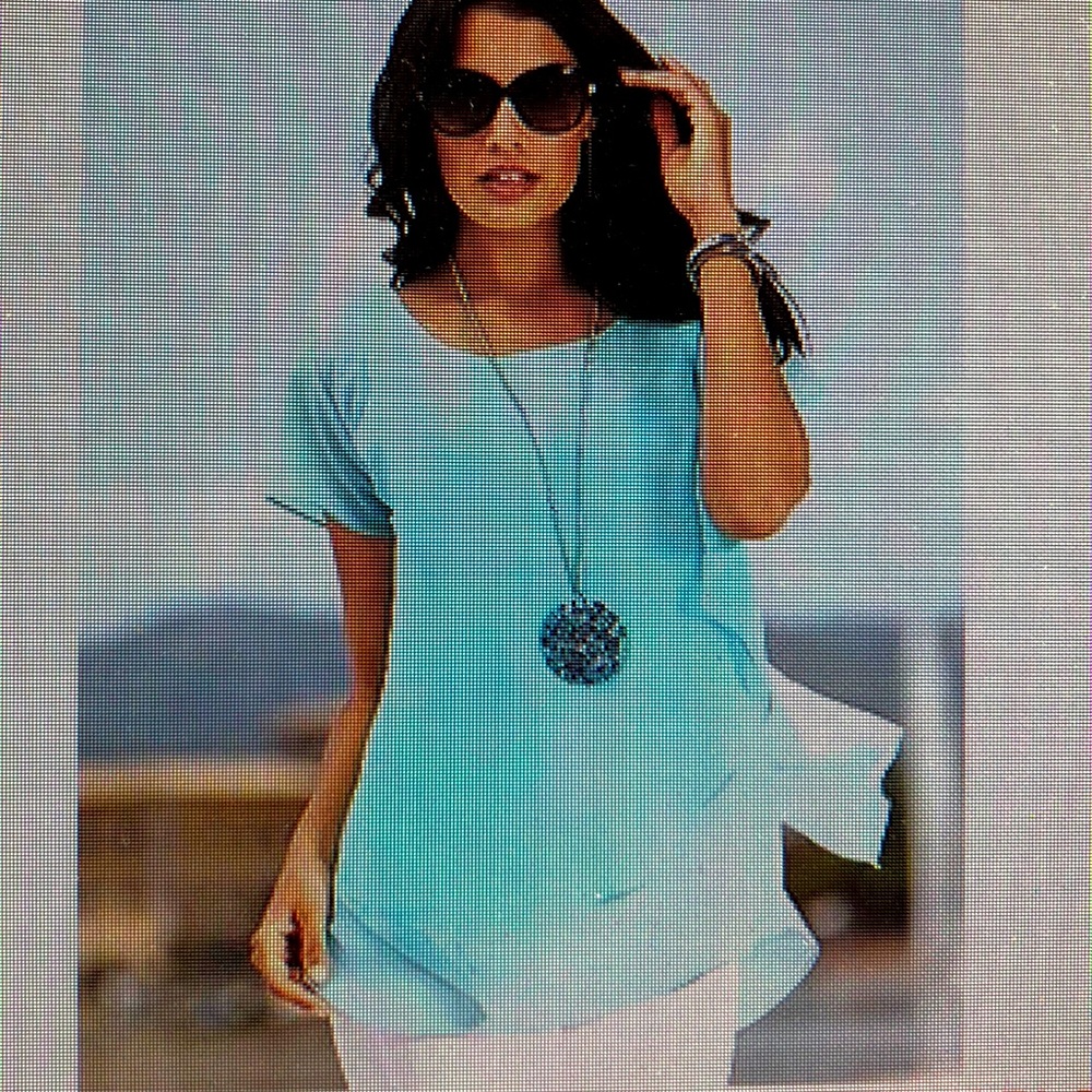Flowing layered-free flow top w/matching removable tank. Size Large